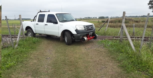 Posicionamiento de la Pick Up bi-vial sobre un Paso a Nivel